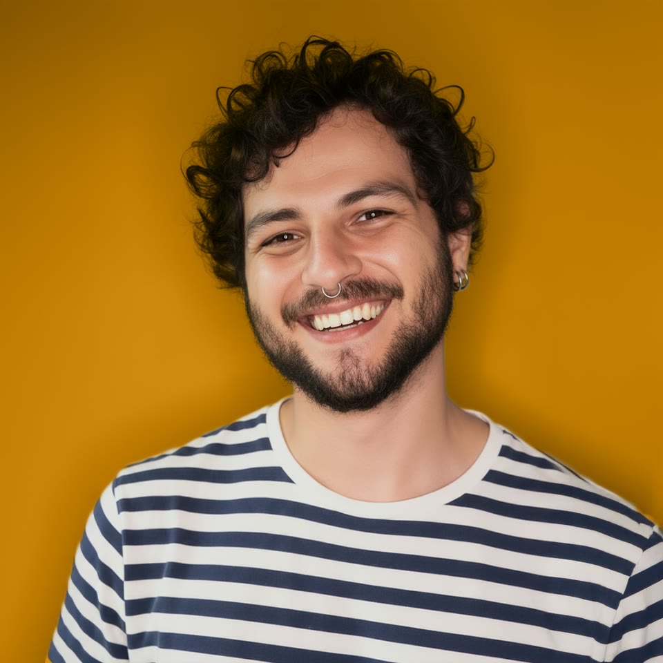 Moisés Filho, smiling